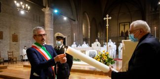 4 ottobre, rinnovato in San Francesco il tradizionale dono del cero