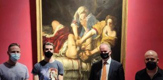 Il leggendario autore di graphic novel Frank Miller in visita agli Uffizi