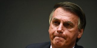 Covid oggi Brasile, commissione accusa Bolsonaro di crimini contro umanità