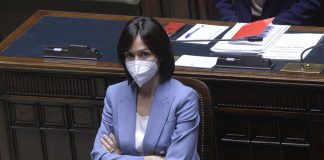 No Green Pass Roma, Carfagna: “Una minoranza da punire senza indulgenza”