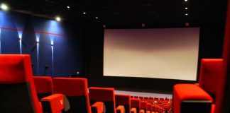 Covid, fonti governo: “In Cdm capienza 100% per cinema e teatri”