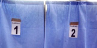 Elezioni Napoli, candidato di Bassolino pubblica foto scattata in cabina