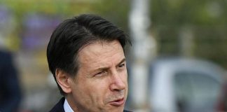 Manovra 2022, chiamata Conte-Draghi per reddito di cittadinanza