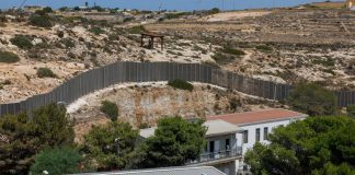 Migranti, si svuota hotspot Lampedusa: restano in 180
