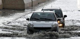 Maltempo a Palermo, pioggia battente e strade allagate