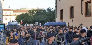 No Green pass, 2 arresti e 8 denunce per corteo Milano