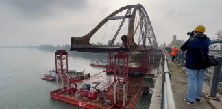 San Benedetto, domani la fine delle operazioni di varo del ponte. Slitta la riapertura al traffico S.Benedetto, operazioni di varo più lente di quanto ipotizzato. Slitta la riapertura al traffico