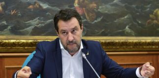 Malumori per audio Salvini rubato, infiltrato dietro tenda poi allontanato