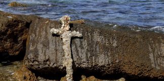 Spada di crociato ritrovata dopo 900 anni in fondo al mare