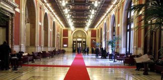 Camera, tutto pronto per riapertura Transatlantico: buvette compresa