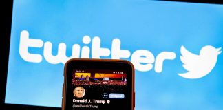 Trump vuole costringere Twitter a riattivare il suo account
