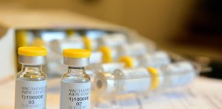 Vaccino Johnson & Johnson e AstraZeneca, nuovi rischi trombosi in ‘bugiardino’