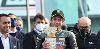 Valentino Rossi, MotoGp lo celebra: “Eroe e icona”