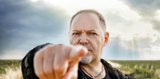 Torna Vasco e incanta, in ‘Siamo qui’ le mille anime del Komandante