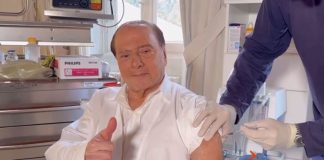 Covid, Berlusconi riceve la terza dose di vaccino