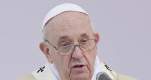 Violenza contro donne, Papa “Degrado per l’umanità, serve protezione”