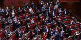 Green Pass, ricorso 7 deputati: “Strumento inefficace contro il contagio”