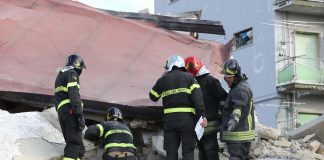 Villetta crollata a Caserta, morta donna estratta da macerie