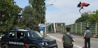 Ruba la borsa all’ex collega: arrestato 28enne di Borgo Mantovano