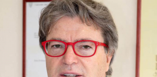 Scuola, medico no vax Amici a prof e bidelli: “Se temete rischi, non vaccinatevi”