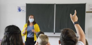 Covid a scuola, nel mantovano i positivi calano di un terzo. Quarantene e focolai dimezzati