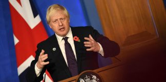 Cop26, Johnson: “Raggiunto accordo storico sul clima, è punto di svolta”