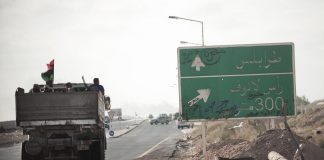 Libia, “operazione segreta Francia-Egitto contro trafficanti esseri umani”
