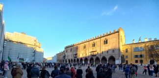 I “no green pass” di nuovo in piazza Sordello: circa 200 persone alla manifestazione