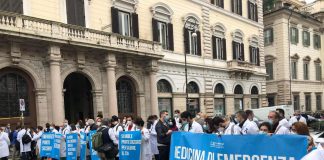 Medici emergenza in piazza a Roma: “In Italia Pronto soccorso a rischio”