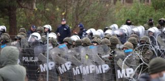 Migranti, scontro Polonia-Bielorussia: in migliaia bloccati al confine
