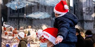 Covid oggi Italia, Lopalco: “Natale senza chiusure grazie a vaccino e mascherina”