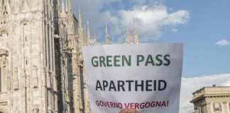 No Green pass Milano, perquisito manifestante: ostacolò giornalista La7