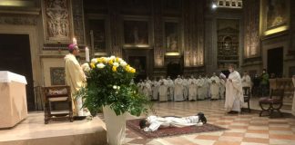 In tanti in Sant’Andrea per l’ordinazione a sacerdote di Francesco Freddi