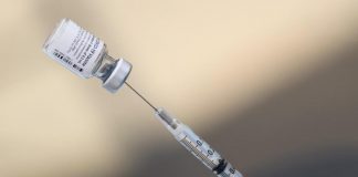 Terza dose vaccino prima di 6 mesi, Rezza: “Non avrebbe effetti negativi”