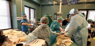 In Italia bisturi sempre più donna