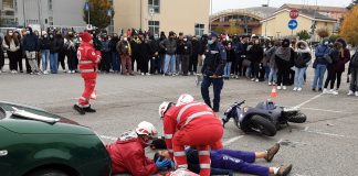 Educazione stradale, a Ostiglia stamattina simulazione di incidente davanti a 300 studenti
