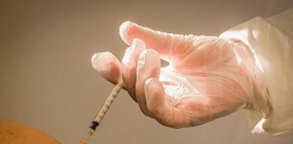 Vaccino 5-11 anni, Palù: “Arriva decisione Ema, ipotesi obbligo”