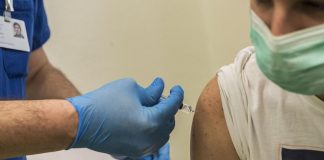 Terza dose vaccino over 18 dal 1° dicembre, cosa dice la circolare