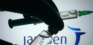 Variante Omicron, Johnson & Johnson studia vaccino ad hoc