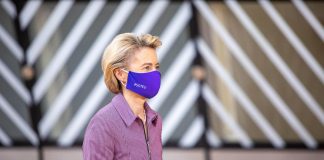 Variante sudafricana, von der Leyen: “Vaccini siano aggiornati”
