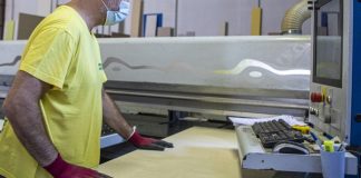 Nel 2020 lavoratori in lieve crescita ma reddito in calo