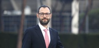 Busta con minacce no vax inviata al ministro Patuanelli