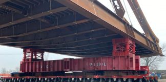 Nuovo ponte di S.Benedetto: riniziate le operazioni di varo in Po del primo arco Nuovo ponte di S.Benedetto: riniziate le operazioni di spostamento in Po del primo arco