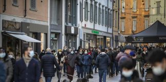 Variante Omicron Italia, attesa cabina di regia: ipotesi misure “ma nulla è deciso”