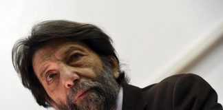 Cacciari: “Non so se faccio terza dose, mettano obbligo vaccinale”