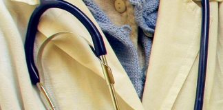 308 medici e sanitari al lavoro senza vaccino, denunciati in 135