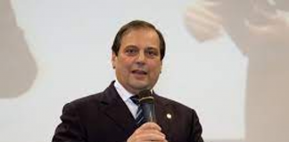 Covid, Anelli (Fnomceo): “Saremmo tutti più tranquilli con obbligo tampone ad esenti”
