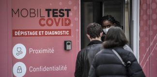 Covid Francia oggi, record contagi: 208.000 in 24 ore