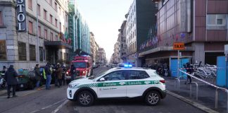 Milano, in fiamme ex hotel Covid in pieno centro