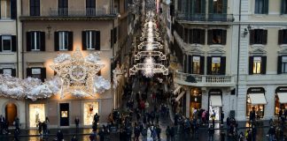 Covid oggi Lazio, 4.288 contagi e 19 morti. A Roma 2.114 nuovi casi